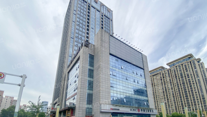 金潜广场外景图