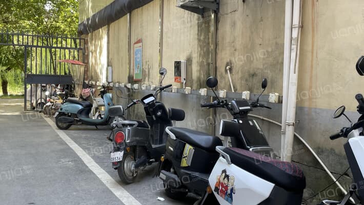 宾馆家属楼外景图