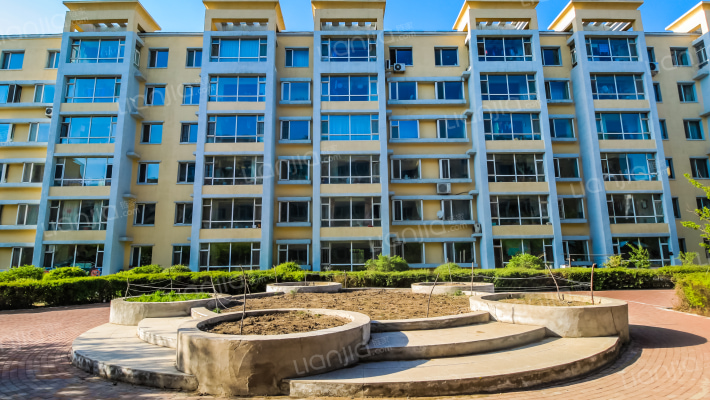 春天家园外景图