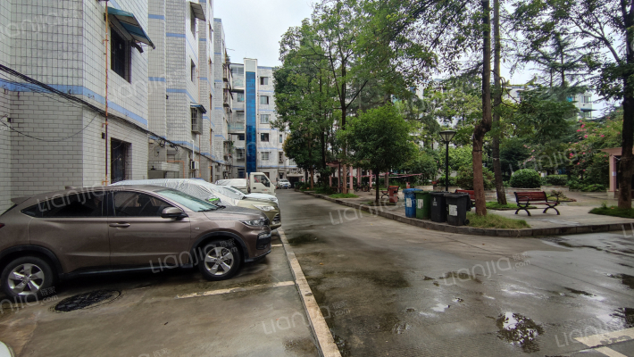 镇政府宿舍外景图