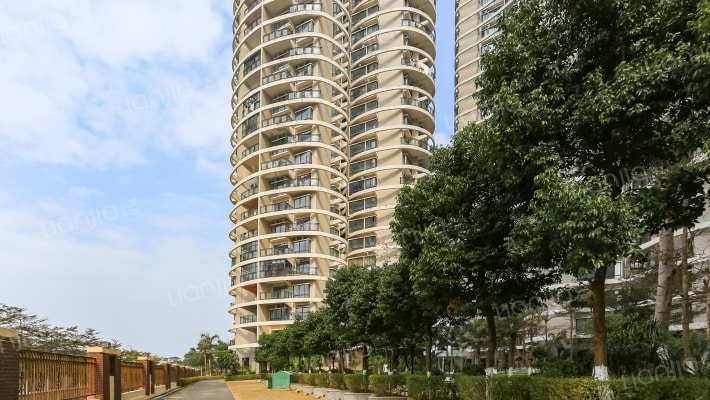 阳光海岸外景图