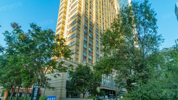 绿地中央广场外景图