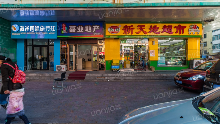 华威大厦外景图