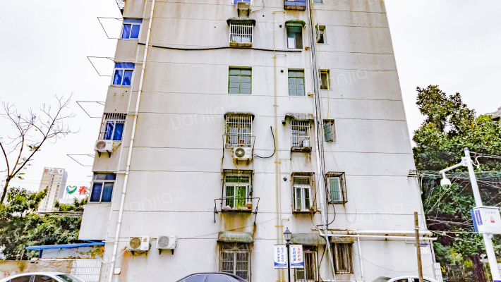 大通路恢复楼外景图