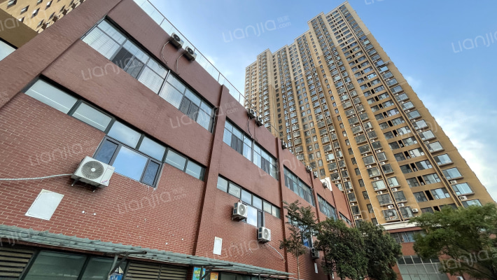 书香门邸小区外景图