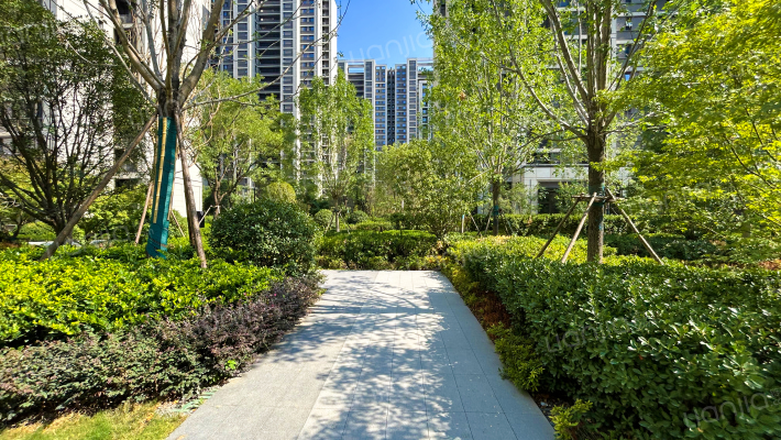 融创宸阅和鸣外景图