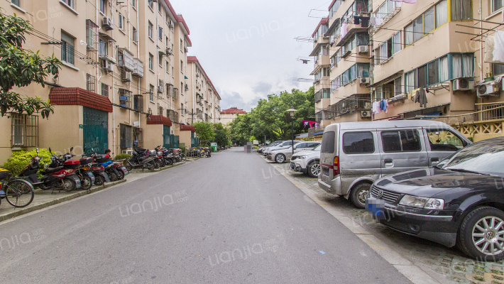 新华小区（龙吴路5599弄）外景图