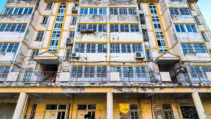 安装公司宿舍外景图