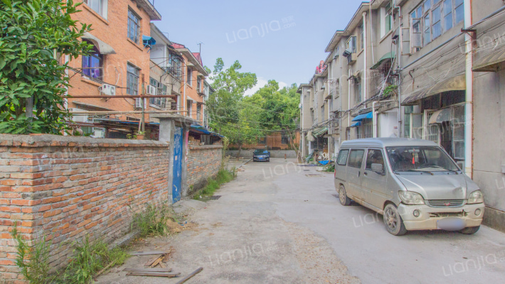 手拖生活小区外景图