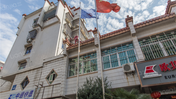 回祥东村外景图