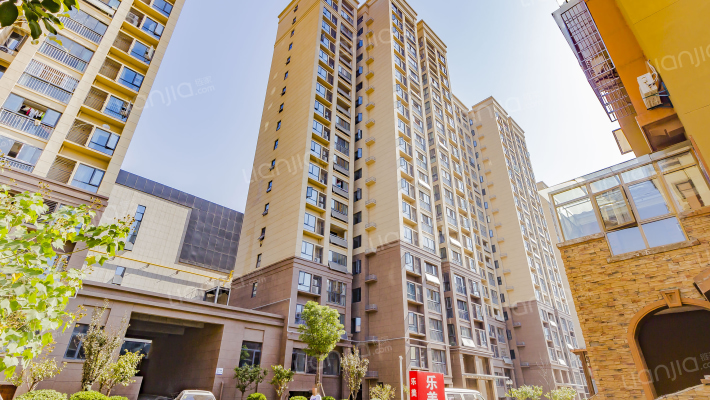 盘龙广场外景图