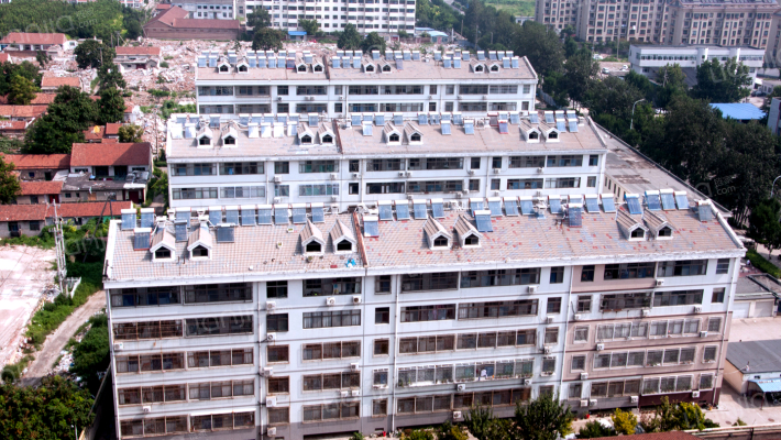 城管宿舍外景图