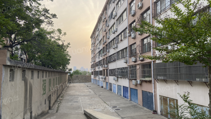 科大西校外景图