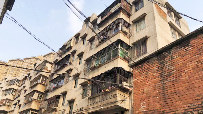 兴通宿舍外景图