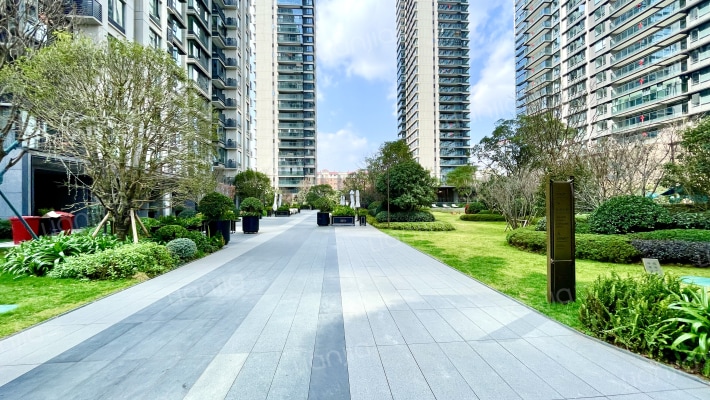 锦粼天序外景图