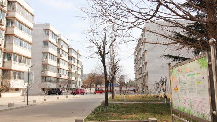 自来水公司家属院外景图