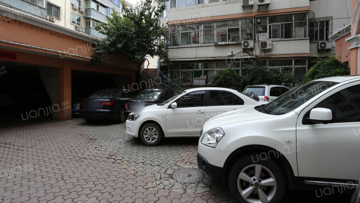 华龙公寓外景图