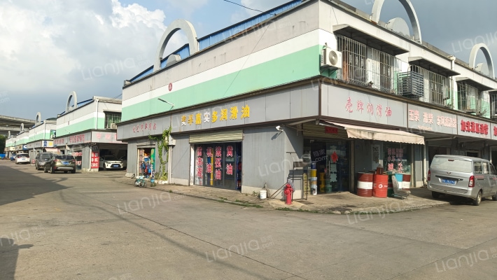 海天汽配大世界外景图