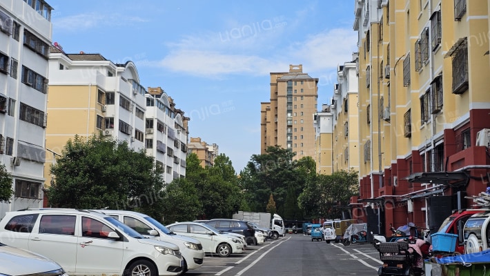 龙泉小区A区外景图