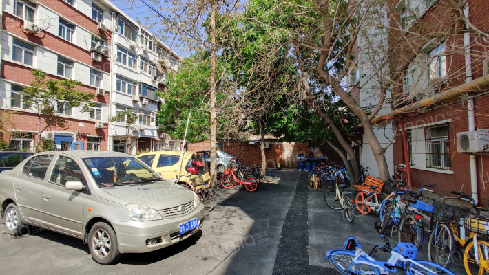 外院居民楼外景图