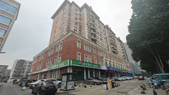 中房大厦外景图