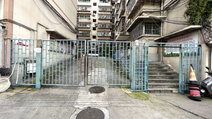 森林花园小区外景图