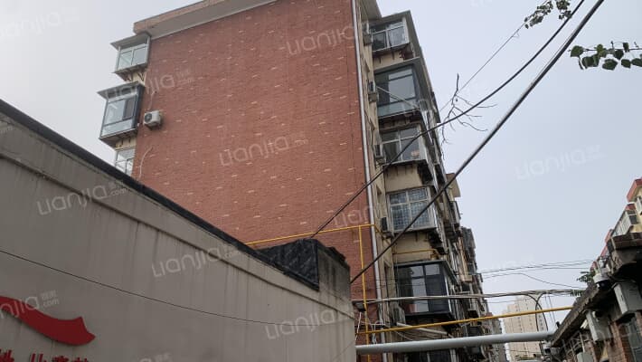 房管局宿舍外景图