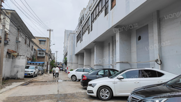 隆福大厦外景图