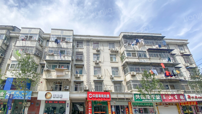 沿河花园小区外景图