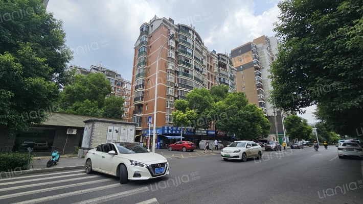 秦园居名雅花苑外景图