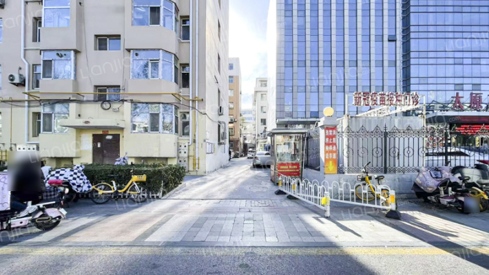 市二人民医院宿舍外景图