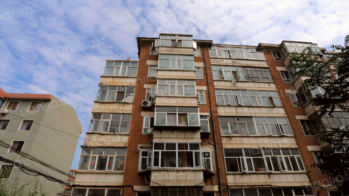 河北建筑工程学院中家属院外景图