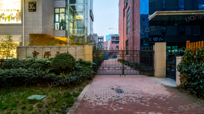 云漫天地外景图