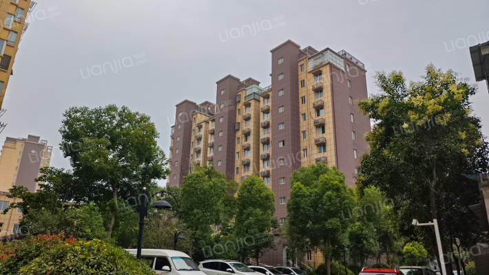 东骏华府外景图