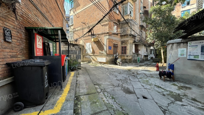 遵义路276号外景图