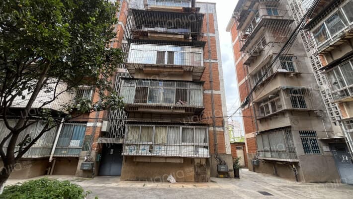 118石油生活区外景图