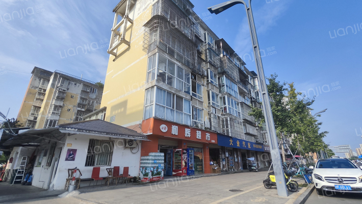 韩滩河湾小区外景图