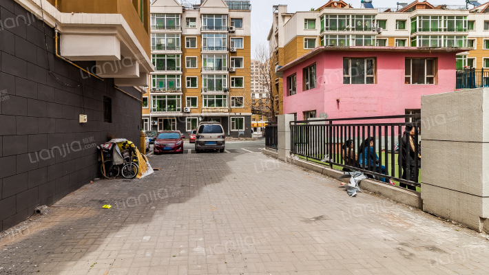 经纬南路教师公寓外景图