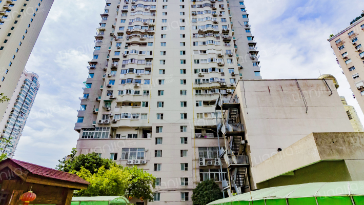 黎富大厦外景图