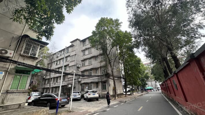 南方医科大学中西医结合医院宿舍外景图