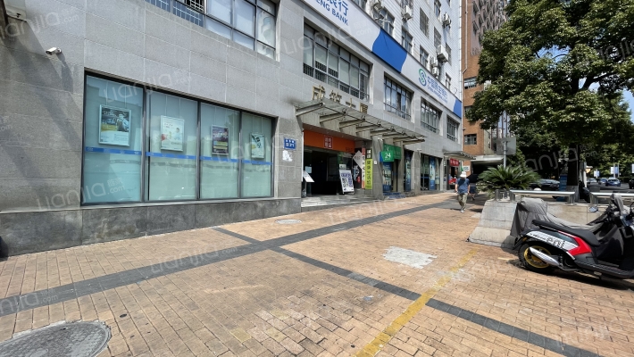 成筑大厦外景图