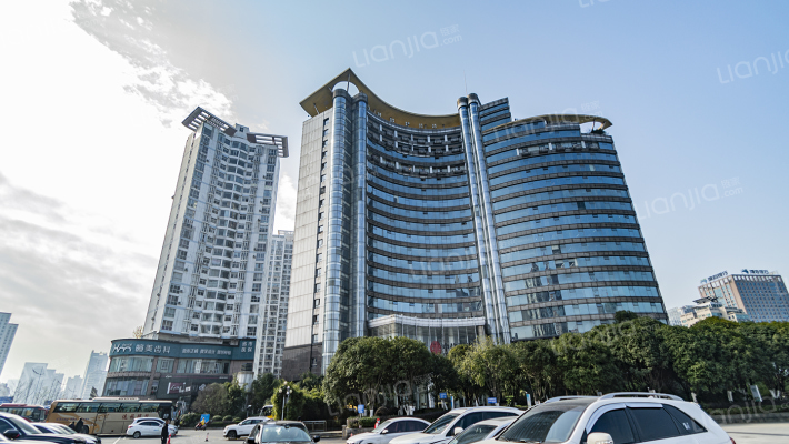 新世纪大厦外景图