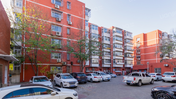 昊天大街81号院外景图