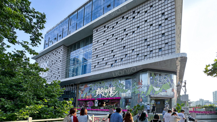 百盛购物中心(长安店)外景图