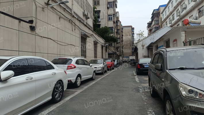 九中家属院外景图