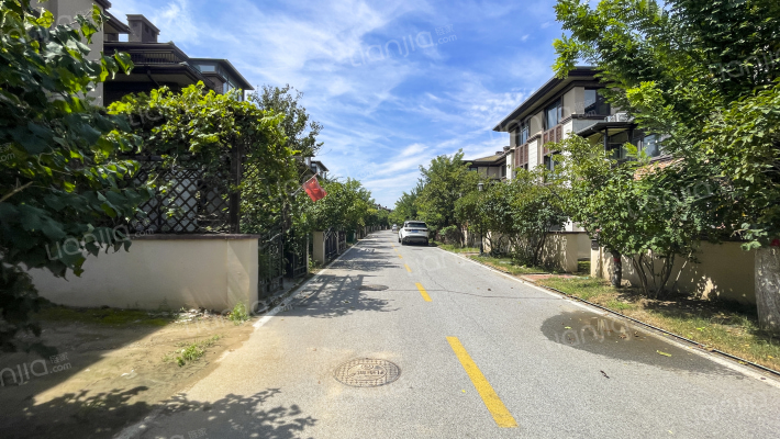 牛驼温泉孔雀城馨泉苑外景图