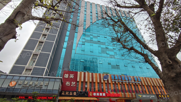 鸿泰大厦外景图