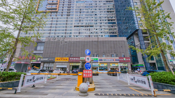 卓成大厦外景图