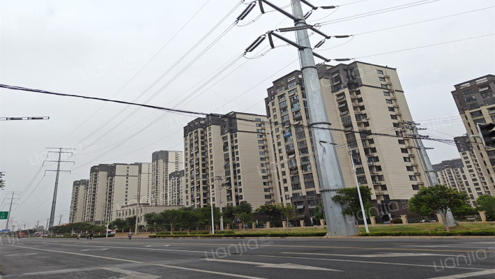 荣信绿景公馆外景图