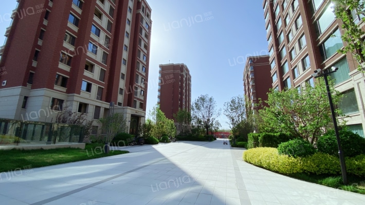 中建海河陆號院外景图